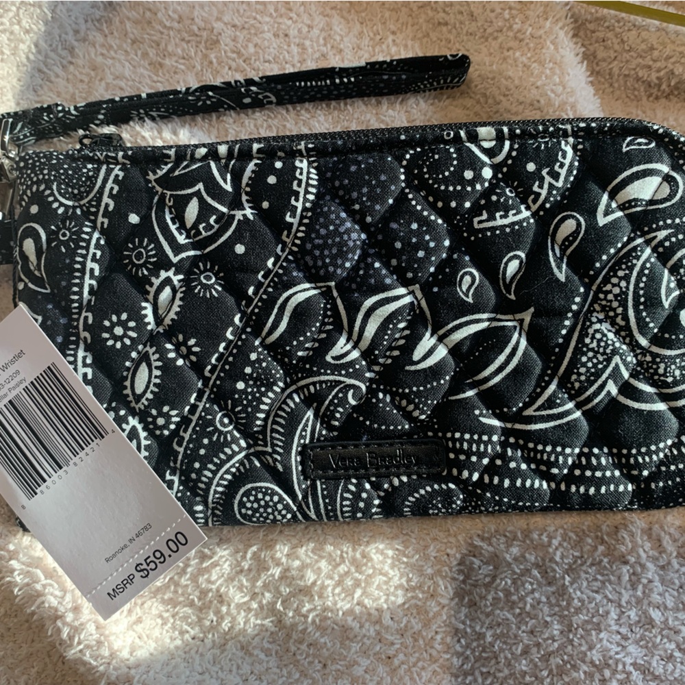 NWT Vera Bradley RFID Tech Wristlet Stellar Paisley
